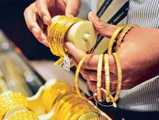 పాత బంగారాన్ని అమ్మినా ట్యాక్స్ కట్టాలి తెలుసా ?