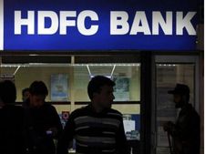 HDFC హెచ్చరిక: మీ డబ్బు దొంగిలిస్తారు.. ఇలా చేయకండి!