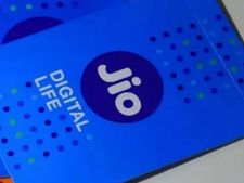 1 బిలియన్ డాలర్లు సమీకరించనున్న రిలయన్స్ జియో 
