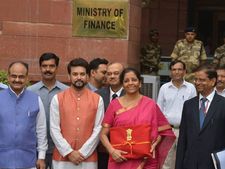 తప్పుడు సమాచారంపై జాగ్రత్త: కస్టమ్స్ ఆఫీసర్లకు మరిన్ని పవర్స్
