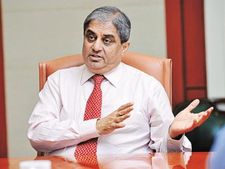 HDFC సీఈవో జీతం నెలకు రూ.89 లక్షలు, ఎవరి వేతనం ఎంత?