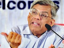 దేశ ఆర్థిక వ్యవస్థపై ఆందోళన వ్యక్తం చేసిన హెచ్‌డీఎఫ్‌సీ ఛైర్మెన్ దీపక్ పరేఖ్