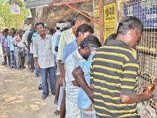 మద్యం దుకాణాల్లో 15వేల ఉద్యోగాలు, రూ.17,500 వేతనం