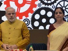 ప్రోత్సాహకాలు, పన్ను తగ్గింపు, మాంద్యానికి మోడీ మందు! భారత్ కాస్త సేఫ్
