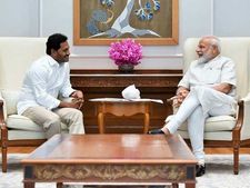 ఆదాయపన్ను, జీఎస్టీలో రాయితీ కోరిన జగన్, అమరావతి నిధులపై ట్విస్ట్!