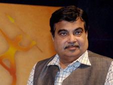 అధిక ఫైన్ లేకుంటే భయపడతారా, ప్రాణాలు అవసరం లేదా: గడ్కరీ
