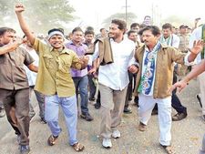 ఈ నెలాఖరునే వీరి అకౌంట్లోకి రూ.10,000!! జగన్ గుడ్‌న్యూస్