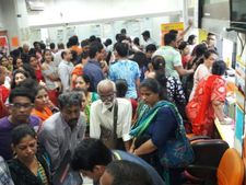ఆర్బీఐ షాకింగ్: ఈ బ్యాంక్‌లో రూ.1,000కి మించి విత్‌డ్రా చేయలేరు