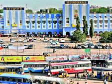 రైల్వే స్టేషన్‌లో కొత్త రూల్స్, 5 ని.లు దాటినా రూ.1,000 వరకు ఫైన్