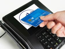 మీకో కాంటాక్టులెస్ కార్డు ఉందా? దాంతో లాభాలేంటో తెలుసుకోండి మరి! 