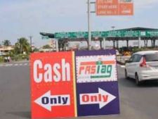 FASTag: హైదరాబాద్‌లో పార్కింగ్ ఫీజు చెల్లించకుండానే వెళ్లొచ్చు!! పెట్రోలుకు కూడా