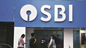 రేపటి నుండే... లోన్ తీసుకునే వారికి SBI గుడ్ న్యూస్
