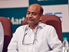 దిగ్గజ కంపెనీలను, అదానీ, మిట్టల్‌ను వెనక్కి నెట్టి.. టాప్ 10 కుబేరుల్లో డీమార్ట్ అధినేత