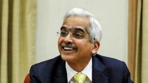 కరోనా ఎఫెక్ట్: త్వరలో వడ్డీ రేట్ల తగ్గింపు, ఆర్బీఐ గవర్నర్ హింట్?