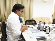 ఉద్యోగాలు తొలగించకుండా ఇలా ఖర్చులు తగ్గించుకోండి: పరిశ్రమలు, ఐటీ కంపెనీలకు కేటీఆర్