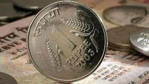 రికార్డ్ కనిష్టానికి... రోజురోజుకు పతనమవుతున్న రూపాయి, కారణాలెన్నో