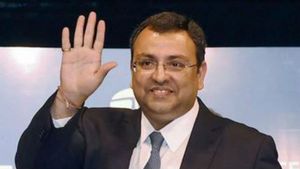 సైరస్ మిస్త్రీ క్రాస్ అప్పీల్, టాటా సన్స్‌కు సుప్రీం కోర్టు నోటీసులు