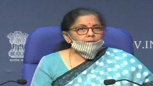  MSMEలకు రూ.3 లక్షల కోట్లు, రుణాలపై ఏడాది మారటోరియం, కేంద్రం గ్యారెంటీ: నిర్మల, అక్టోబర్ వరకు గడువు