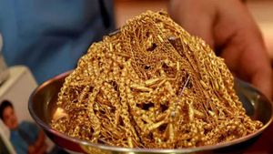  స్థిరంగా ధరలు: బంగారానికి ఈక్విటీ, చమురు ధరల దెబ్బ
