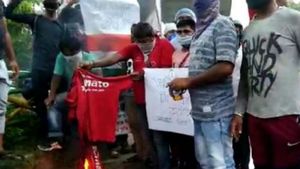 గాల్వాన్ ఎఫెక్ట్ : జొమాటో టీ షర్ట్స్ కాల్చి నిరసన తెలిపిన డెలివరీ బాయ్స్