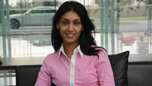 HCL కొత్త బాస్  రోషిణీ నాడర్ ఎవరు..? ఆమె చరిత్ర ఏంటి..?