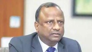 మారటోరియంపై SBI చైర్మన్ కీలక వ్యాఖ్య, HDFC చైర్మన్‌తో ఏకీభవించిన రజనీష్