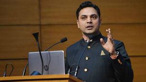 నరేంద్రమోడీ కల నెరవేరాలంటే..! బ్యాంకులపై CEA వ్యాఖ్యలు