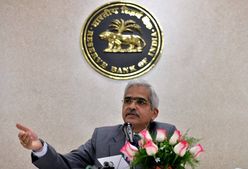 లోన్ మారటోరియం తాత్కాలిక పరిష్కారం: ఆర్బీఐ గవర్నర్, రుణాలు తీసుకునే వారు తగ్గారు...