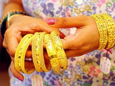 రూ.500 తగ్గిన బంగారం ధర, వెండి రూ.1000 డౌన్: వ్యాక్సీన్ ఎఫెక్ట్... మరింత తగ్గుతుందా?