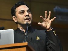 దిగుమతుల ఎఫెక్ట్, ఈ ఆర్థిక సంవత్సరంలో కరెంట్ ఖాతా మిగులు: CEA