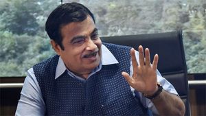 టెస్లాపై నితిన్ గడ్కరీ కీలక ప్రకటన, 30% నిబంధనతోనే ఆలస్యమని ఎలాన్ మస్క్!