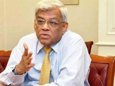 బంగారం నుండి ఇంటివైపు మరలిన మహిళలు! ఇళ్లకు యమ డిమాండ్: దీపక్ పరేఖ్