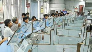 SBI ఊరట, సెప్టెంబర్ వరకు ఇతర బ్రాంచీల నుండి రూ.1,00,000 తీసుకోవచ్చు