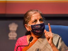 GST నుండి కరోనా వ్యాక్సీన్‌ను మినహాయిస్తే ప్రజలపై భారం: మమతా బెనర్జీకి నిర్మలమ్మ