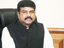 పెట్రోల్, డీజిల్ ధరల పెరుగుదలపై కేంద్రమంత్రి ప్రధాన్ ఏమన్నారంటే