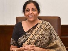 కొత్త ఐటీ ఈ-ఫైలింగ్ పోర్టల్‌లో సాంకేతిక సమస్య, ఇన్ఫోసిస్‌కు నిర్మల ట్వీట్