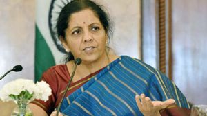  కాసేపట్లో మీడియా ముందుకు నిర్మలా సీతారామన్, ఊగిసలాటలో మార్కెట్లు
