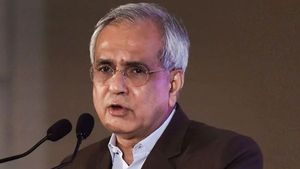 రిజర్వ్‌బ్యాంక్ మానిటరీ పాలసీతో విభేదించిన నీతి ఆయోగ్: పునఃసమీక్షిస్తాం
