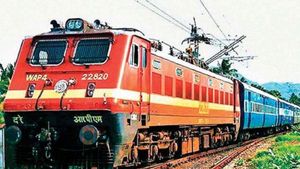 IRCTC: టికెట్ బుకింగ్ వెబ్‌సైట్ లాగిన్ చేయాలంటే: గుర్తింపు కార్డులతో లింక్