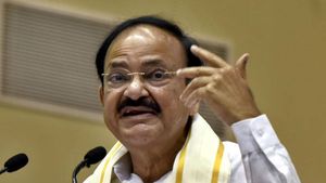 Twitter: ఉప రాష్ట్రపతి వెంకయ్య నాయుడికి బిగ్ షాక్: వ్యక్తిగత అకౌంట్ నుంచి..!