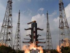 ఇస్రో సార్వభౌమత్వానికి గండి: పీఎస్ఎల్వీ తయారీ కాంట్రాక్ట్ రేసులో అదాని, ఎల్ అండ్ టీ