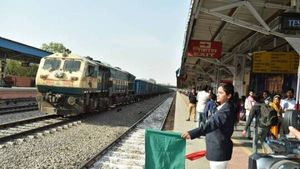 రైల్వే ఉద్యోగులకు కేంద్రం గుడ్‌న్యూస్, 78 రోజుల వేతన బోనస్
