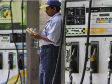 Petrol, Diesel Rates: పెట్రోల్, డీజిల్ ధరలు తగ్గించని రాష్ట్రాలు..