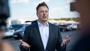 షాకిచ్చిన ఎలిజబెత్, రూ.83,624 కోట్ల పన్ను చెల్లిస్తున్నానని ఎలాన్ మస్క్