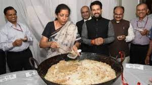 Union Budget 2022: హల్వా వేడుకకు బదులు మిఠాయిల పంపకం