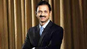  డ్రైవర్, పనివాళ్లకు రూ.4 కోట్ల షేర్ల బహూకరించిన బ్యాంకు సీఈవో