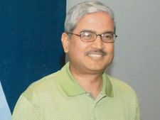 ఇండిగో కో ఫౌండర్ రాజీనామా: దేశీయ విమానయాన సంస్థల్లో ఏం జరుగుతోంది?