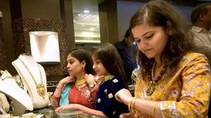 Gold price today: గతవారం రూ.4000 తగ్గిన బంగారం ధరలు