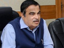 అలా చేస్తే ఒప్పుకోం: టెస్లాకు నితిన్ గడ్కరీ, ఆ వాహనాలను వెనక్కి పిలవండి