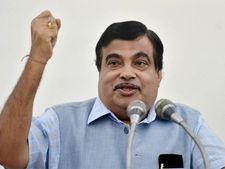 భారత్‌లో ఈవీ తయారీతో టెస్లాకు ప్రయోజనం: ఎలాన్ మస్క్‌కు గడ్కరీ!